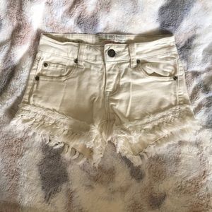 Short white jeans shorts